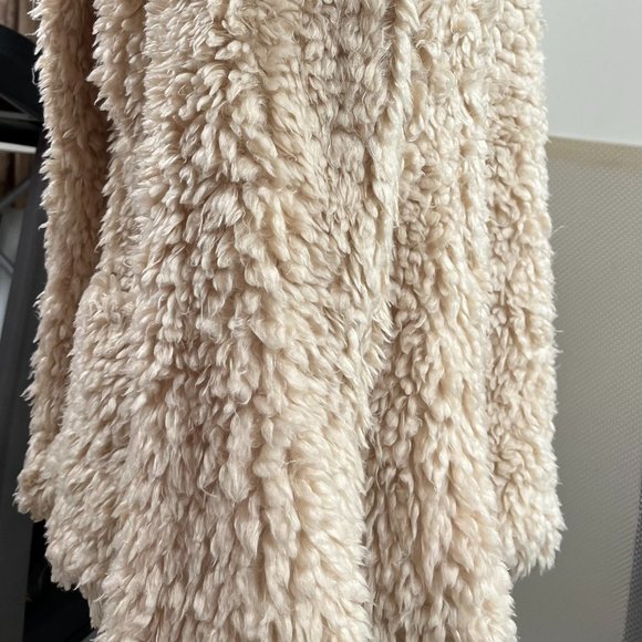 FUZZY PLUSH JACKET - Picture 2 of 2